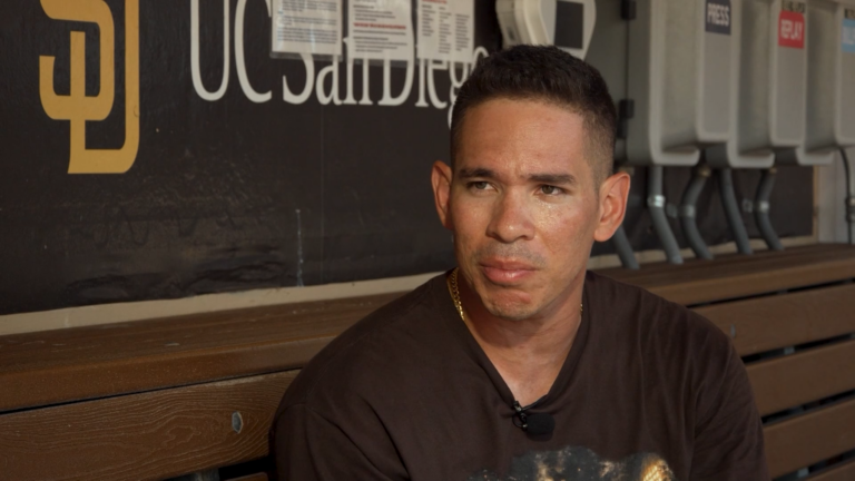 Herencia hispana en Grandes Ligas: Freddy Fermin destaca sus raíces venezolanas con los Padres de San Diego