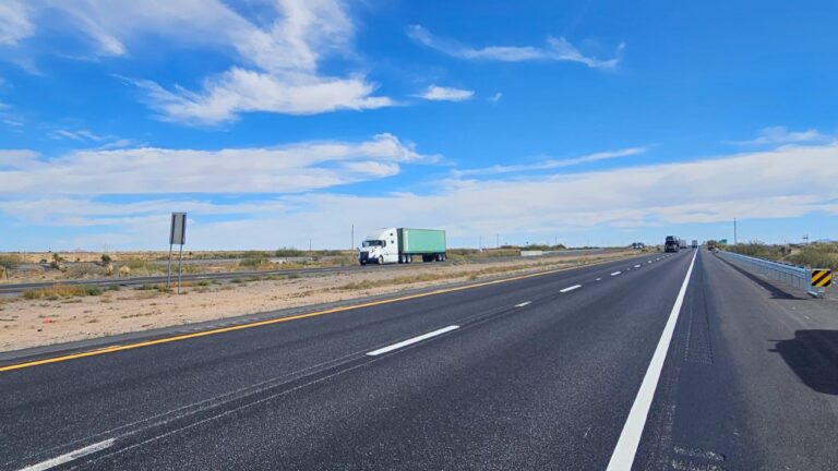 NMDOT reporta cierres viales en la US 380 por inundación y afectaciones en la I-25 y NM 273