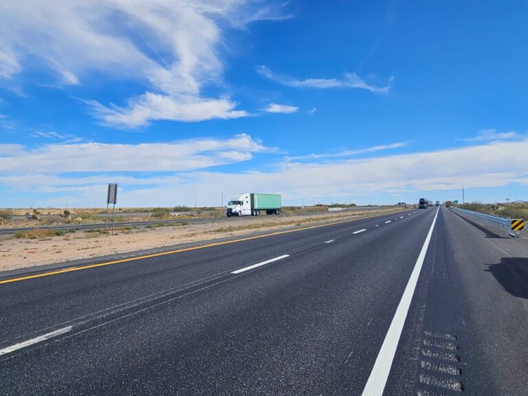 NMDOT reporta cierres viales en la US 380 por inundación y afectaciones en la I-25 y NM 273